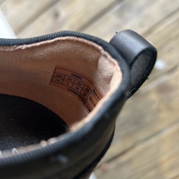 Vionic Kimmie Black Leather Slip On Sneaker  size 7.5 - Picture 5 of 6